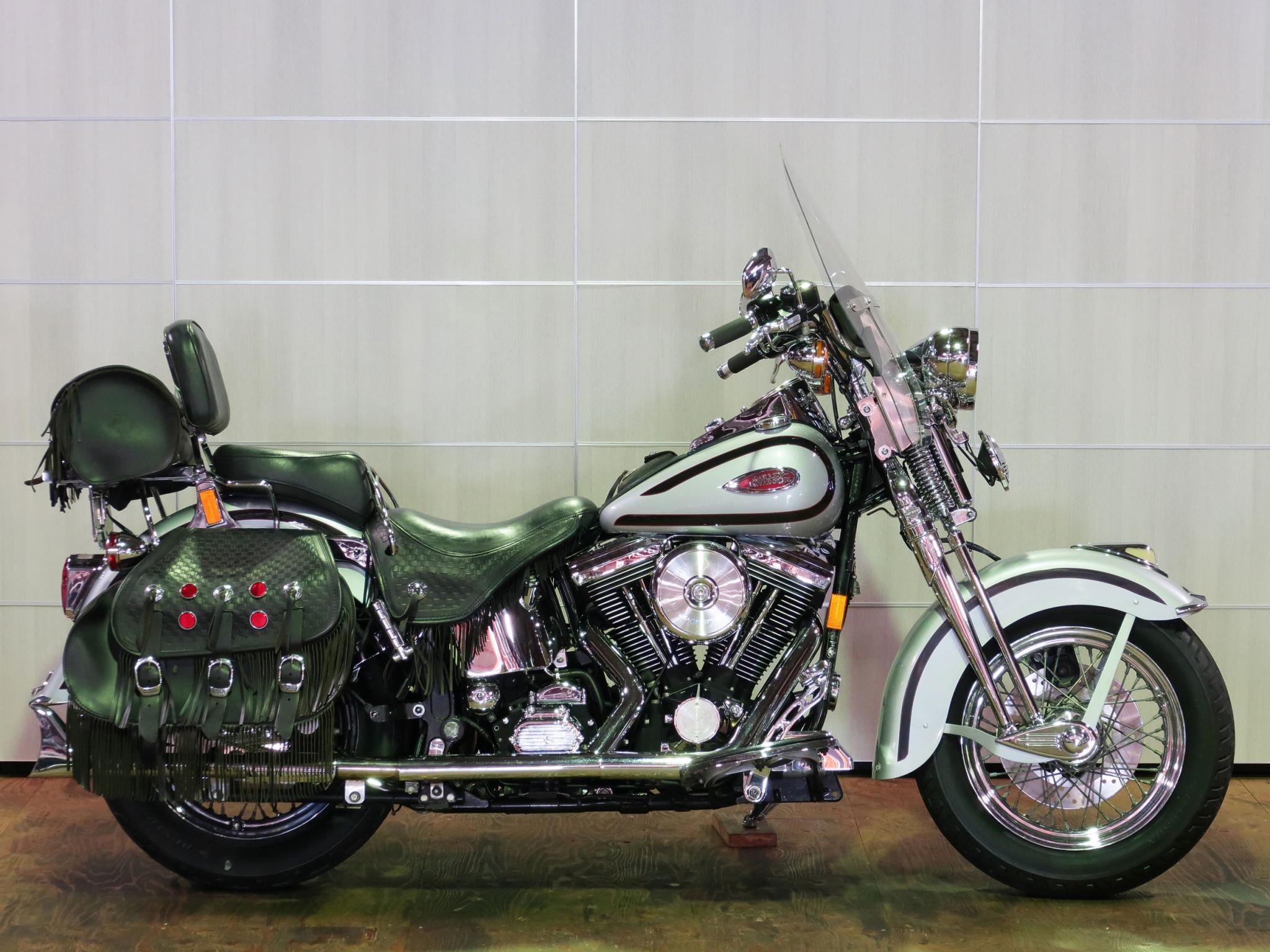 ハーレー FLSTS Heritage Springer 車体写真1