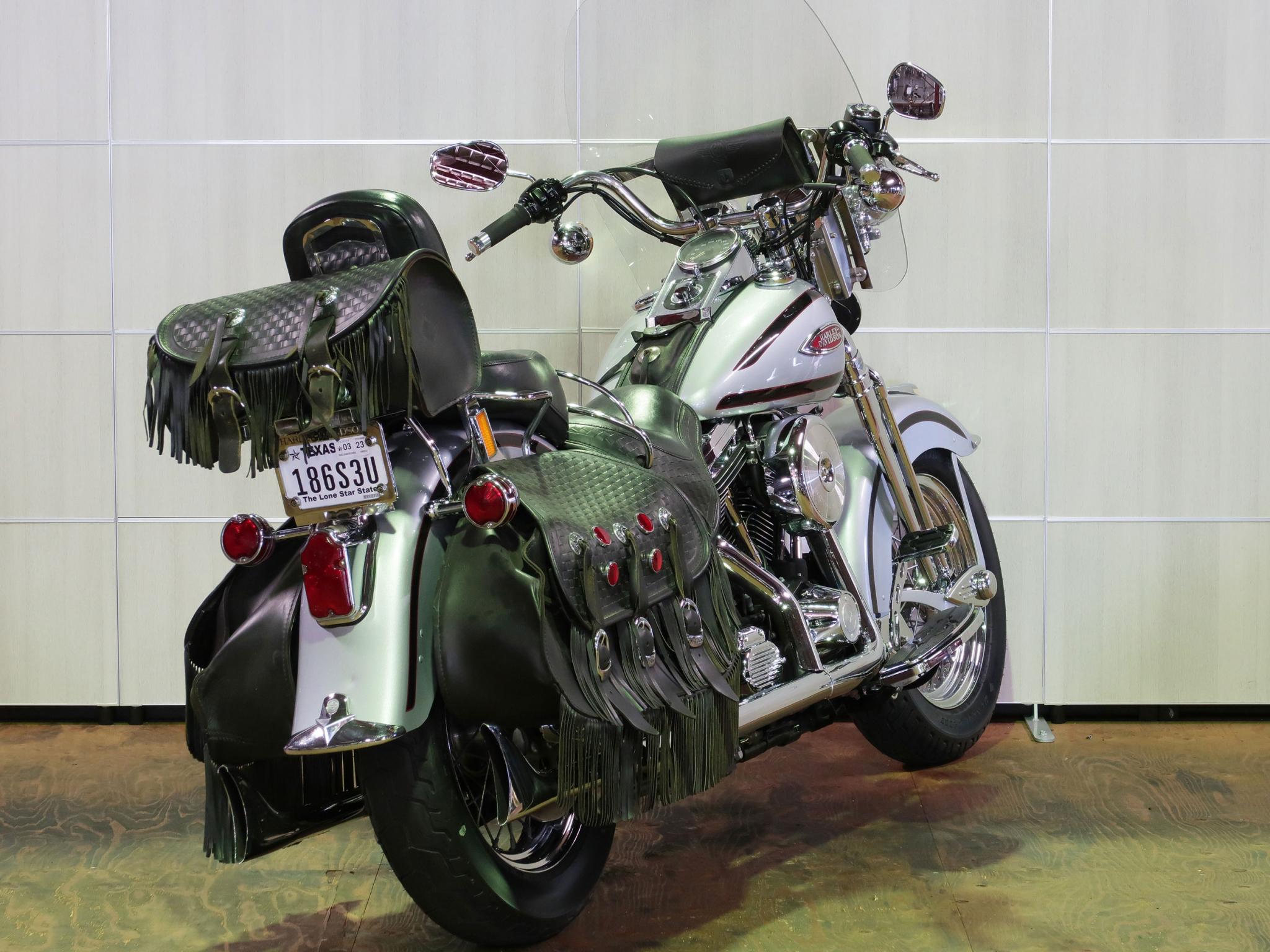 ハーレー FLSTS Heritage Springer 車体写真3