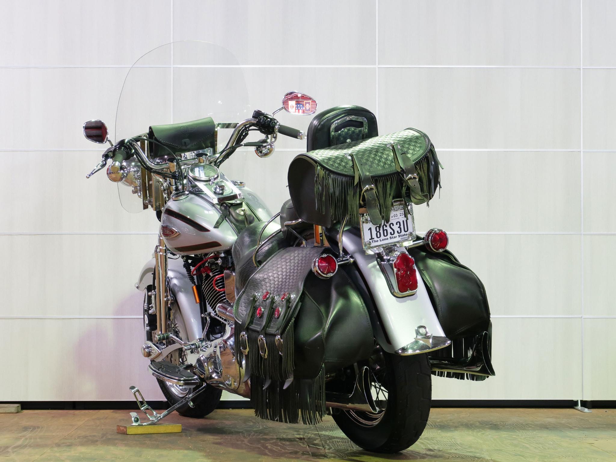 ハーレー FLSTS Heritage Springer 車体写真6