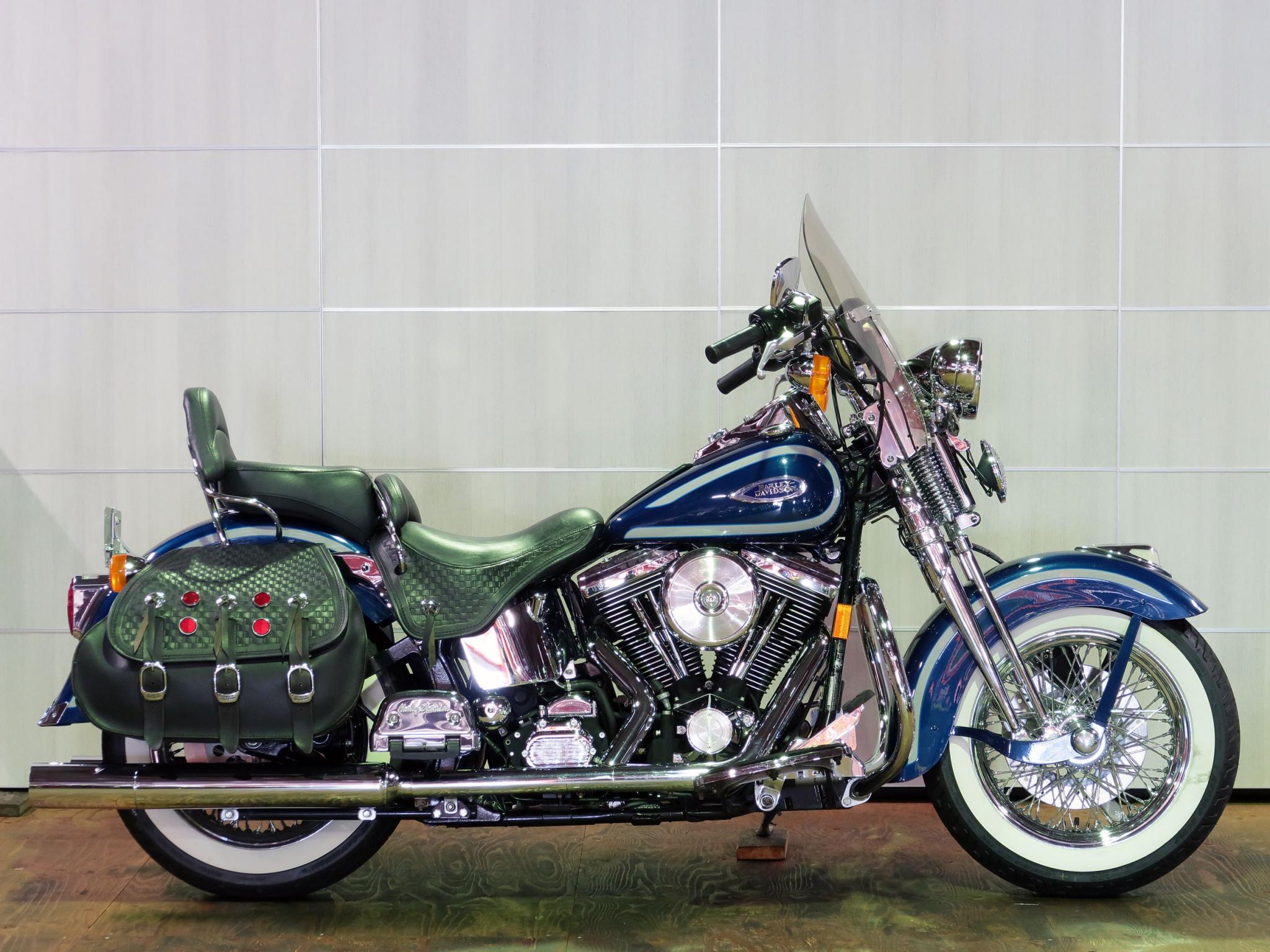 ハーレー FLSTS Heritage Springer 車体写真1