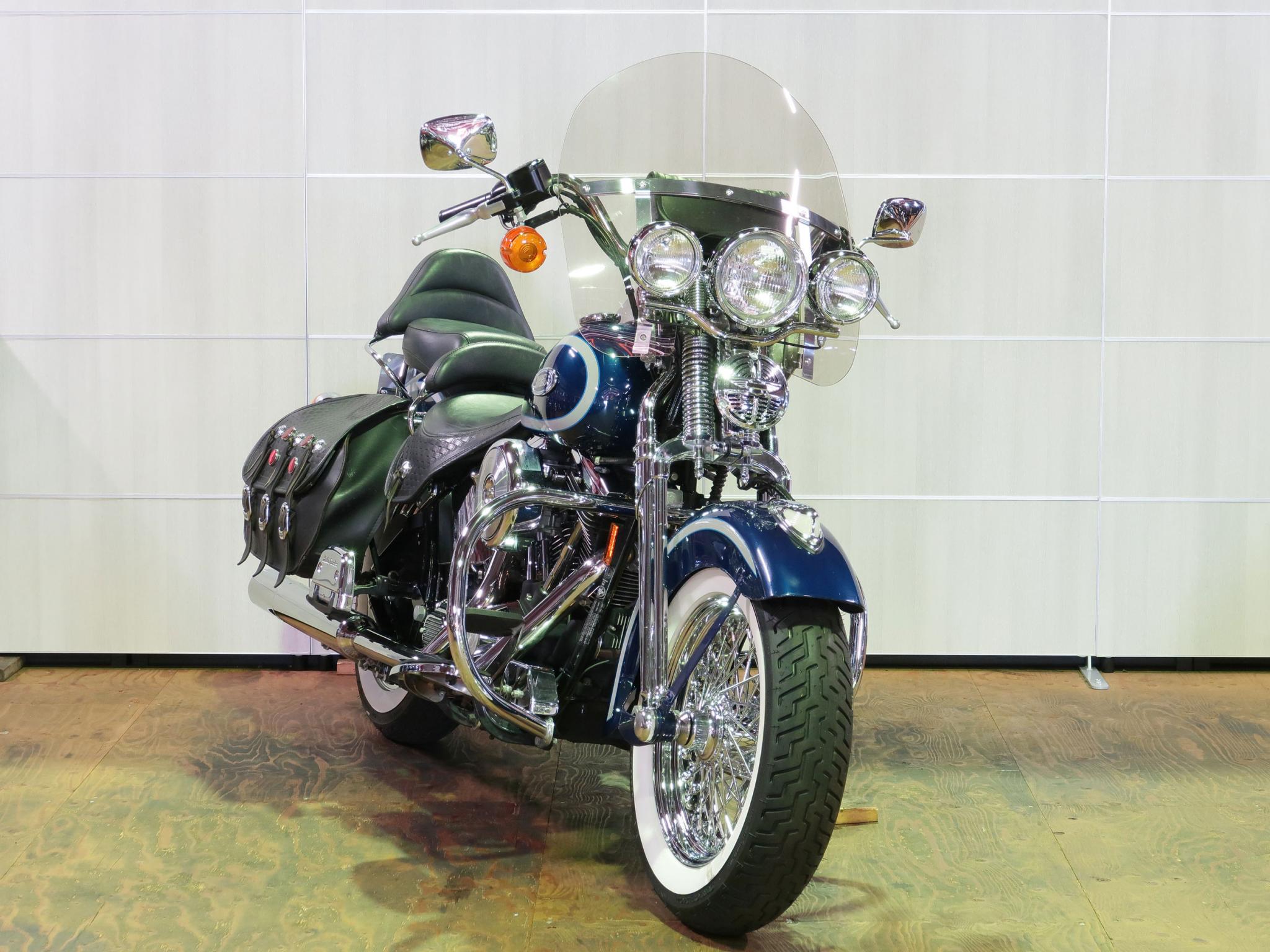 ハーレー FLSTS Heritage Springer 車体写真2