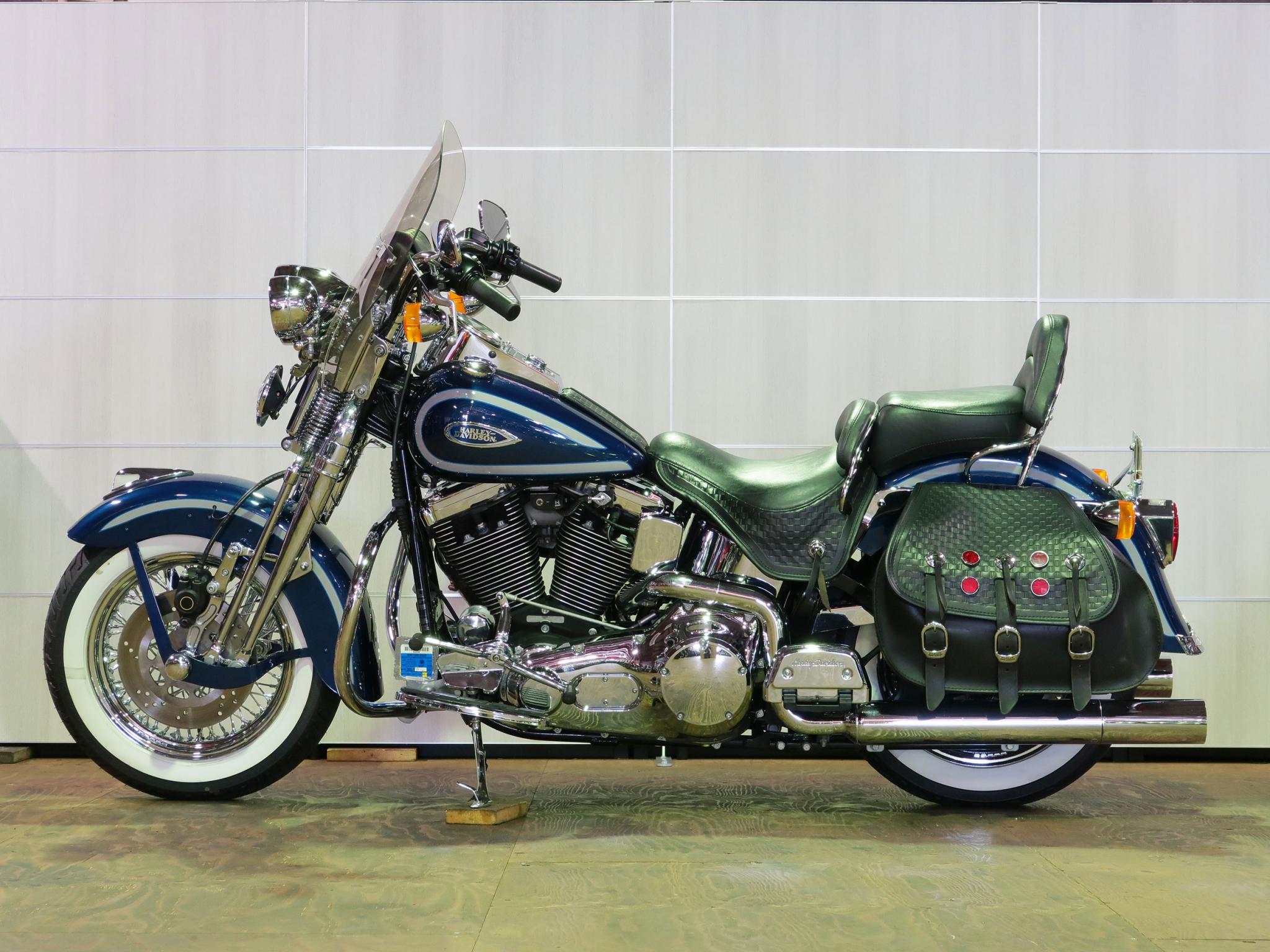 ハーレー FLSTS Heritage Springer 車体写真4