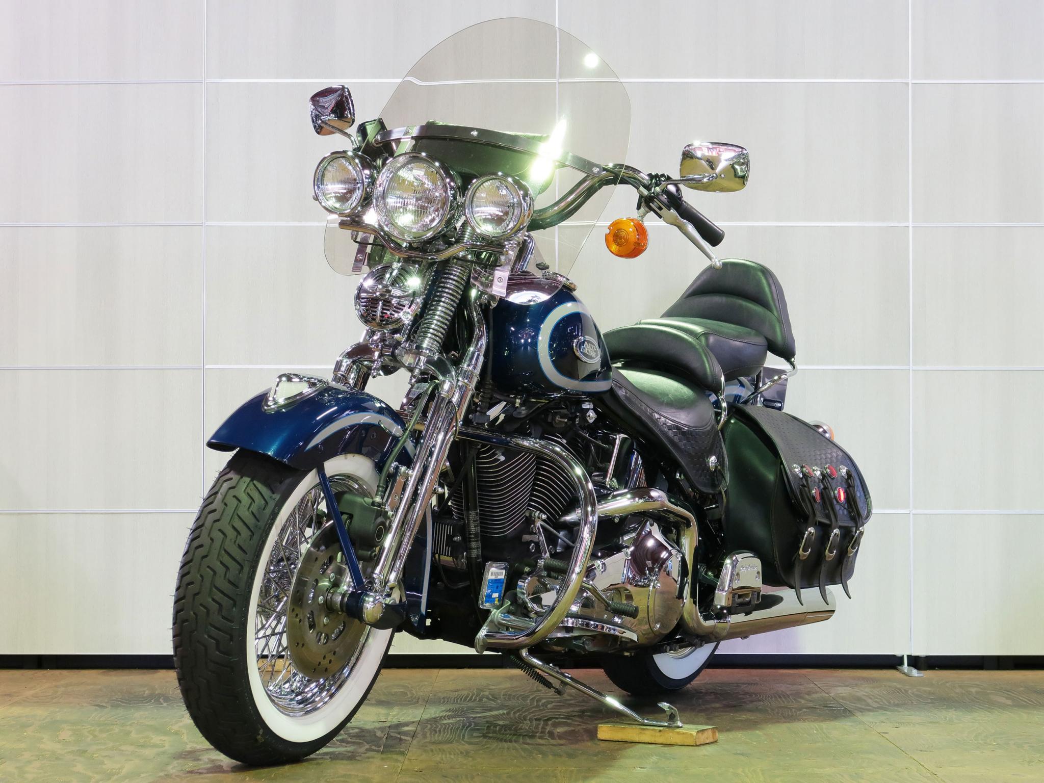 ハーレー FLSTS Heritage Springer 車体写真5