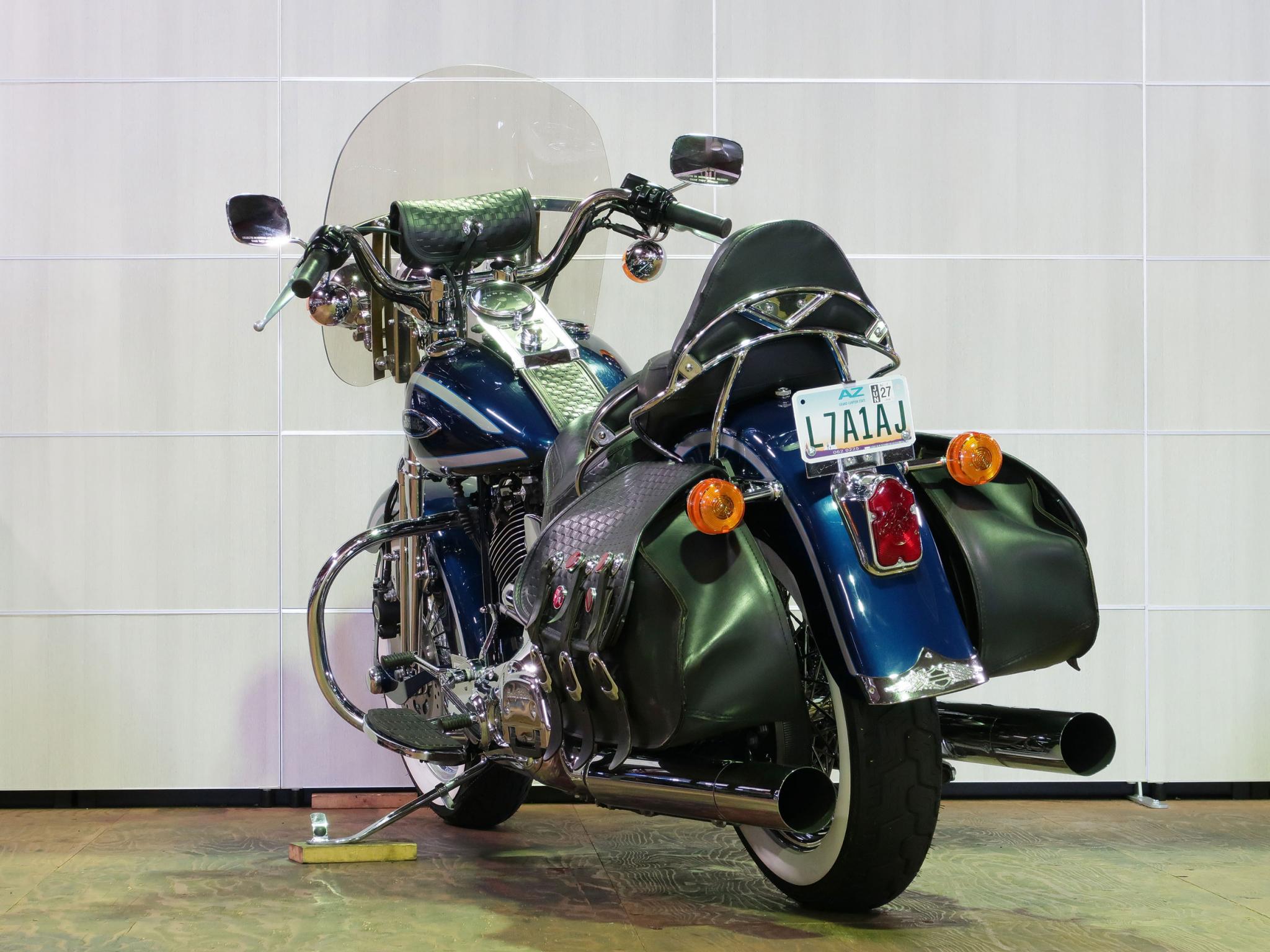ハーレー FLSTS Heritage Springer 車体写真6