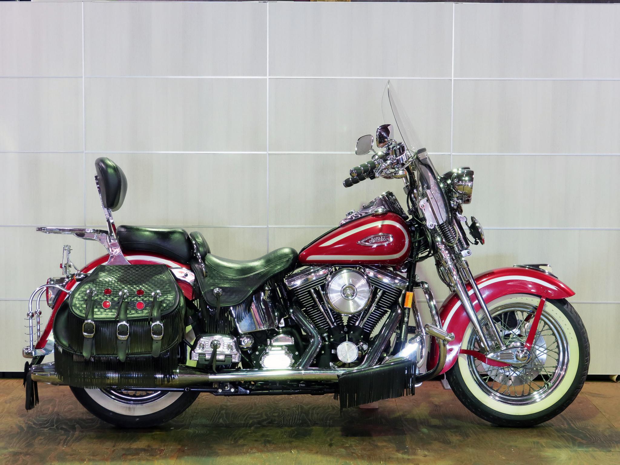 ハーレー FLSTS Heritage Springer 車体写真1