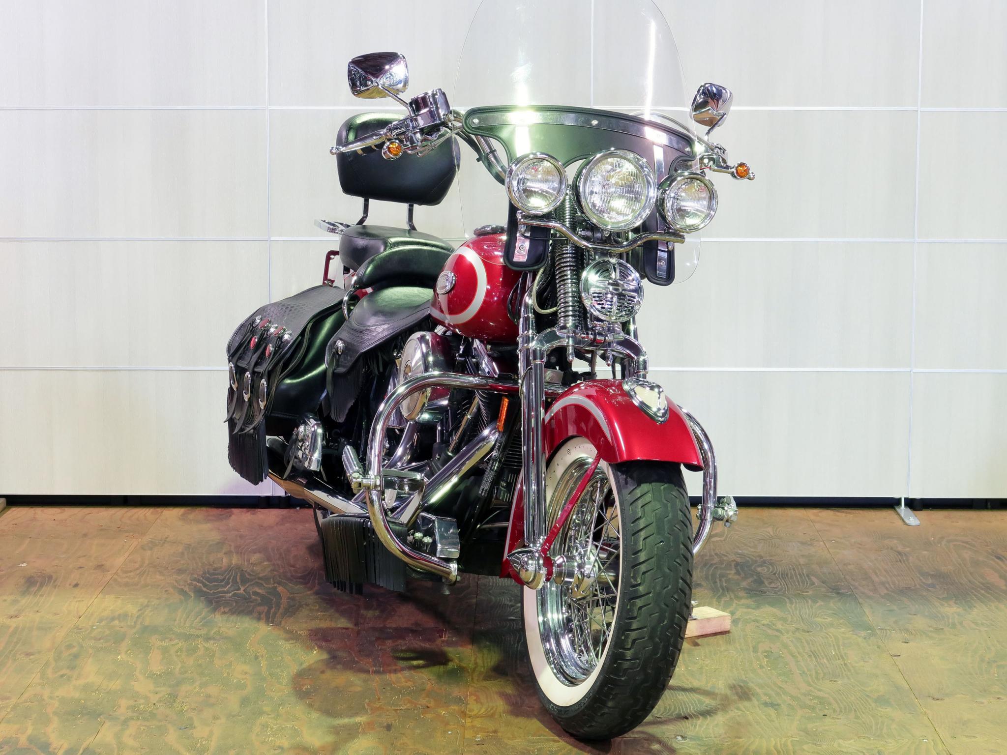 ハーレー FLSTS Heritage Springer 車体写真2