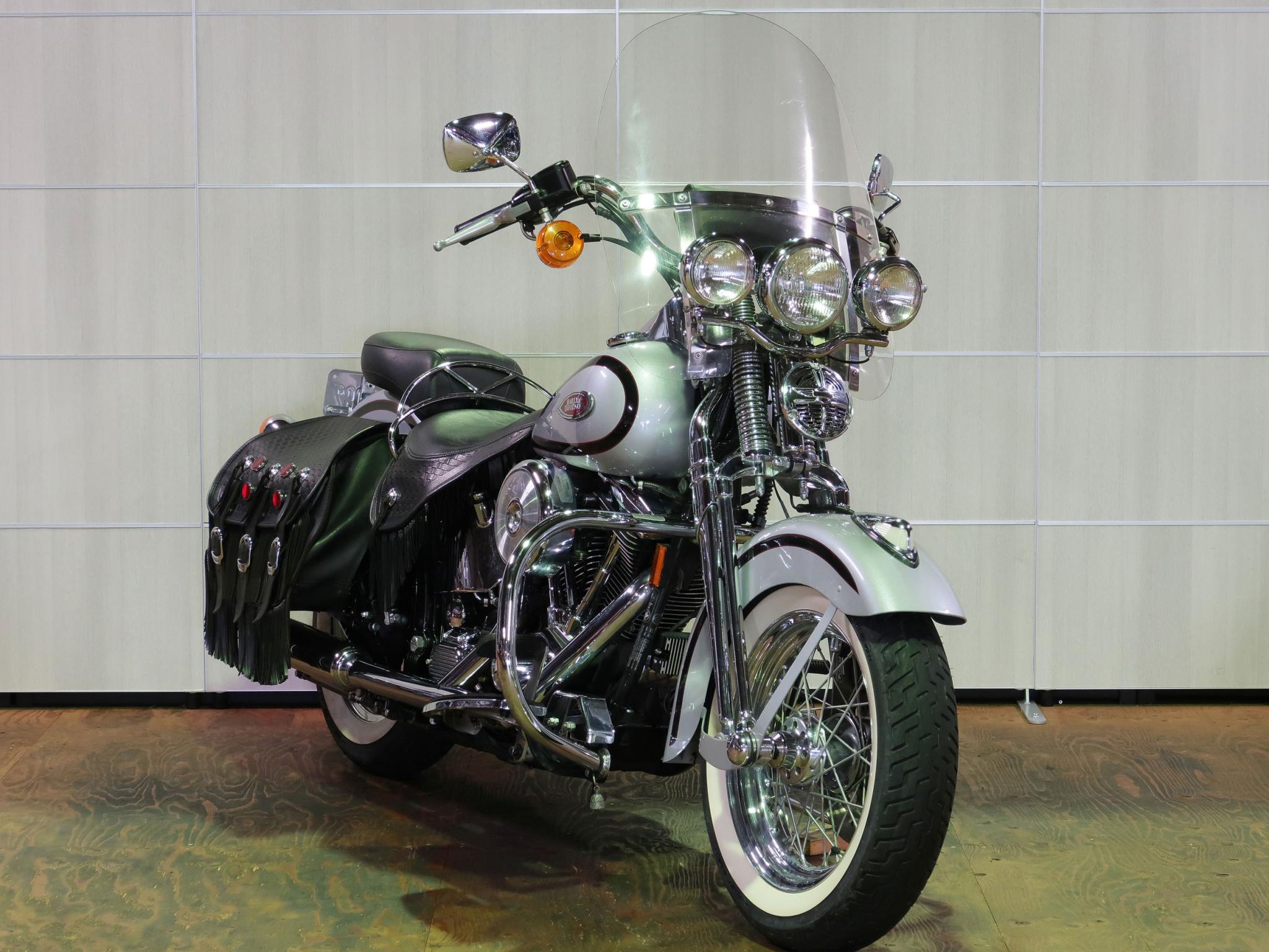 ハーレー FLSTS Heritage Springer 車体写真2