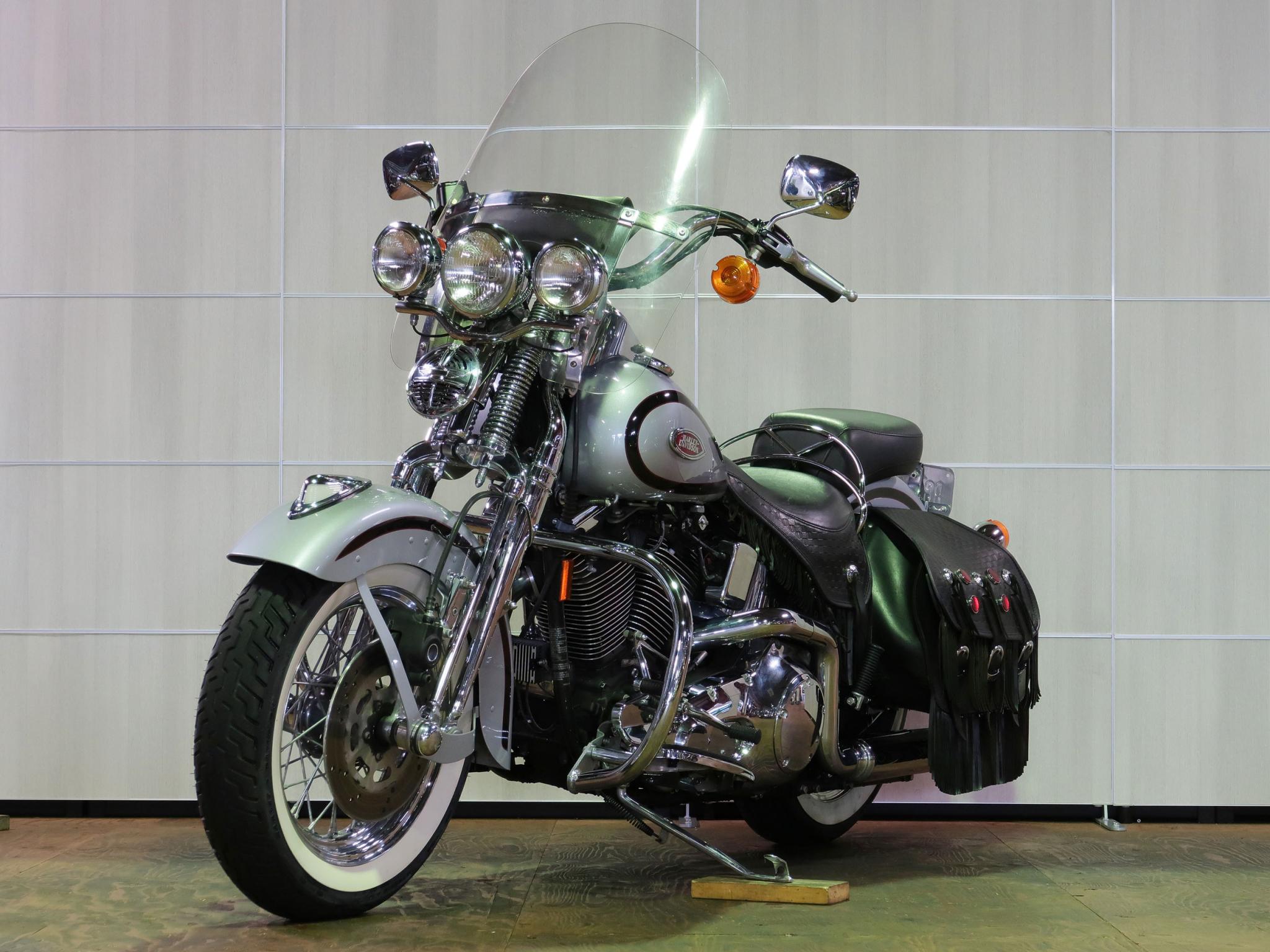 ハーレー FLSTS Heritage Springer 車体写真5