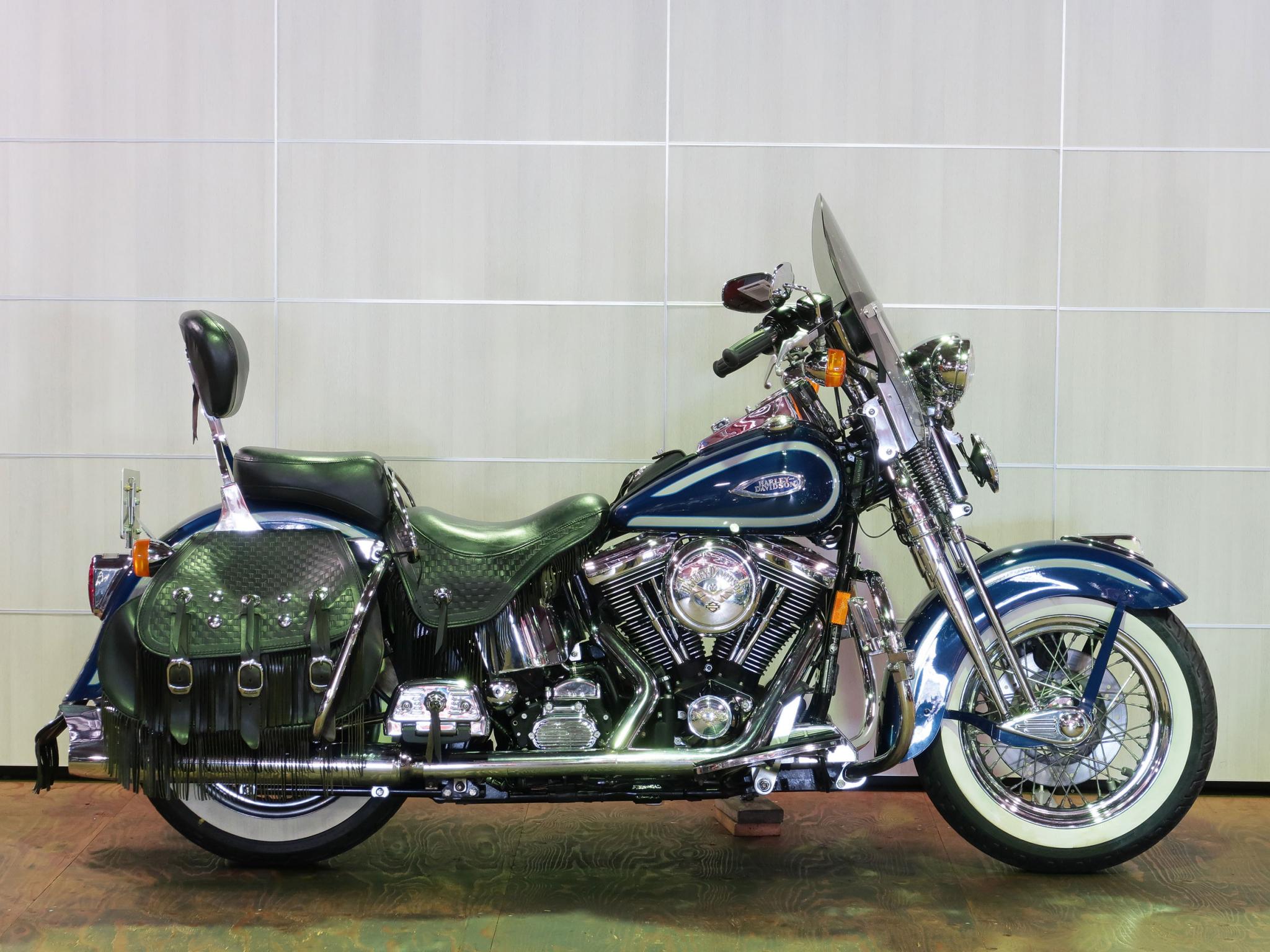 ハーレー FLSTS Heritage Springer 車体写真1
