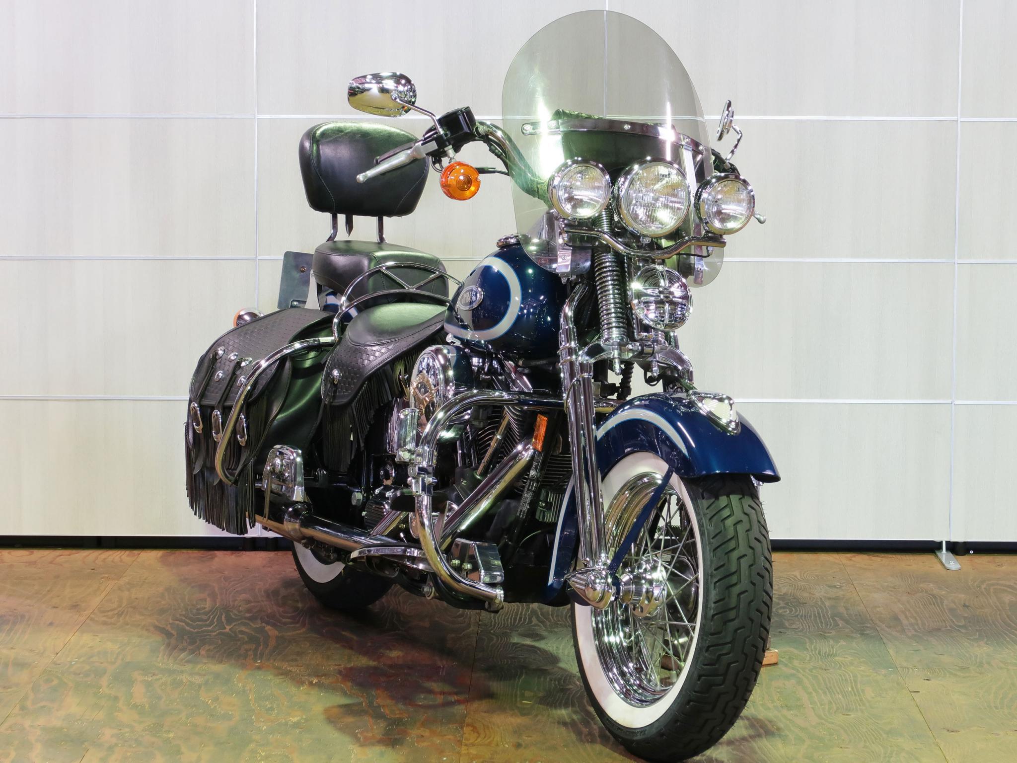 ハーレー FLSTS Heritage Springer 車体写真2