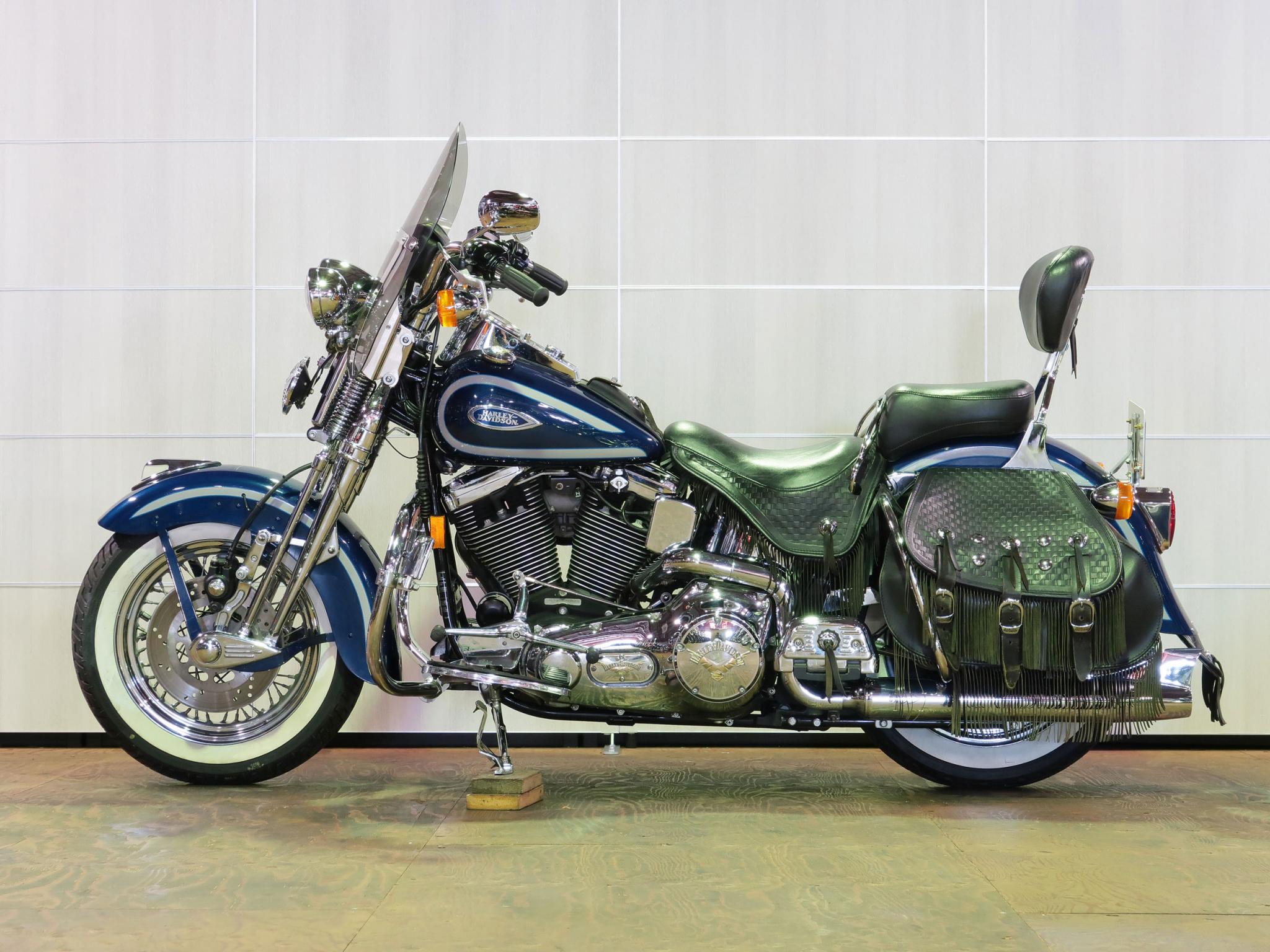 ハーレー FLSTS Heritage Springer 車体写真4