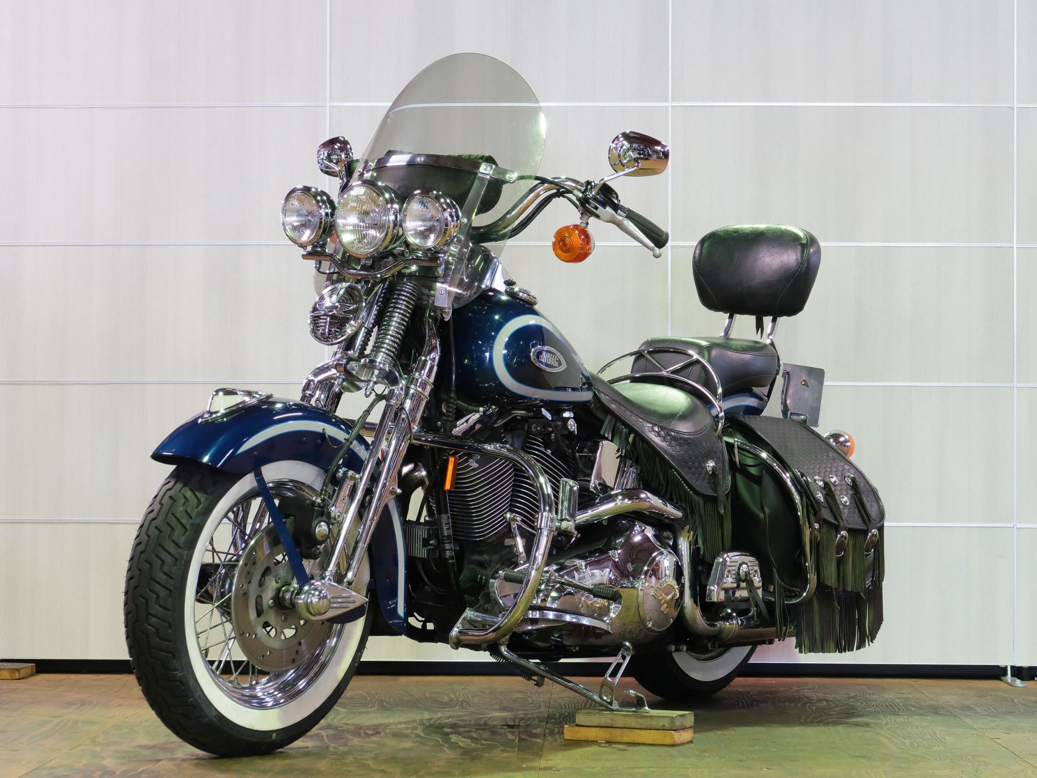 ハーレー FLSTS Heritage Springer 車体写真5