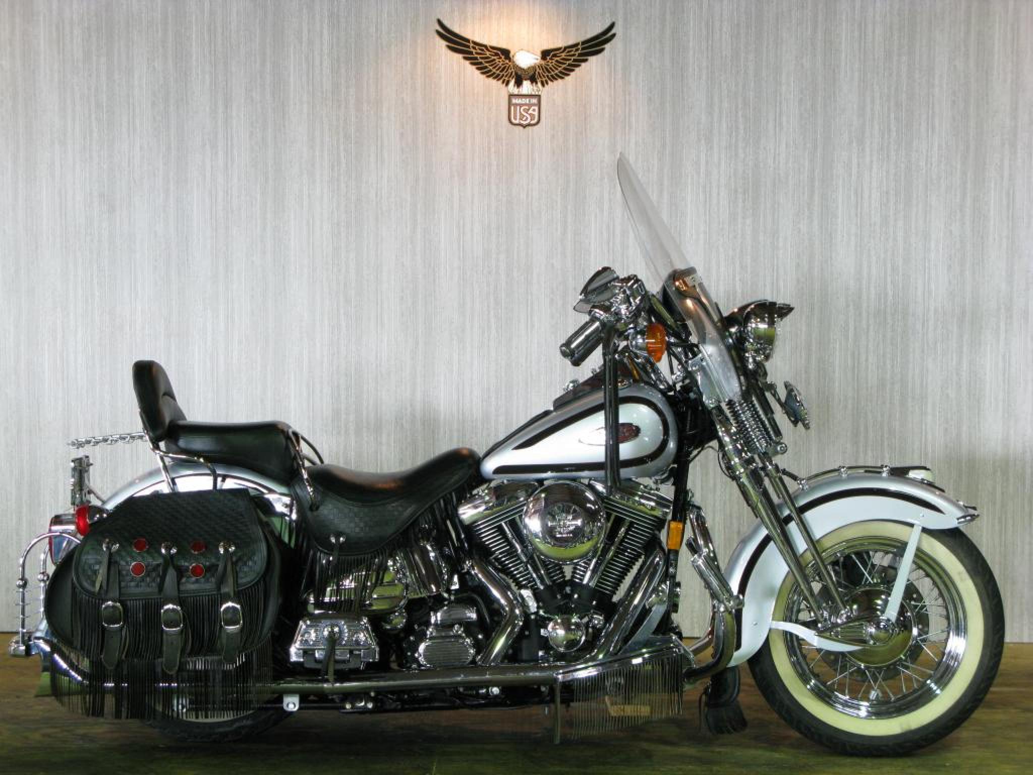 ハーレー FLSTS Heritage Springer 車体写真1
