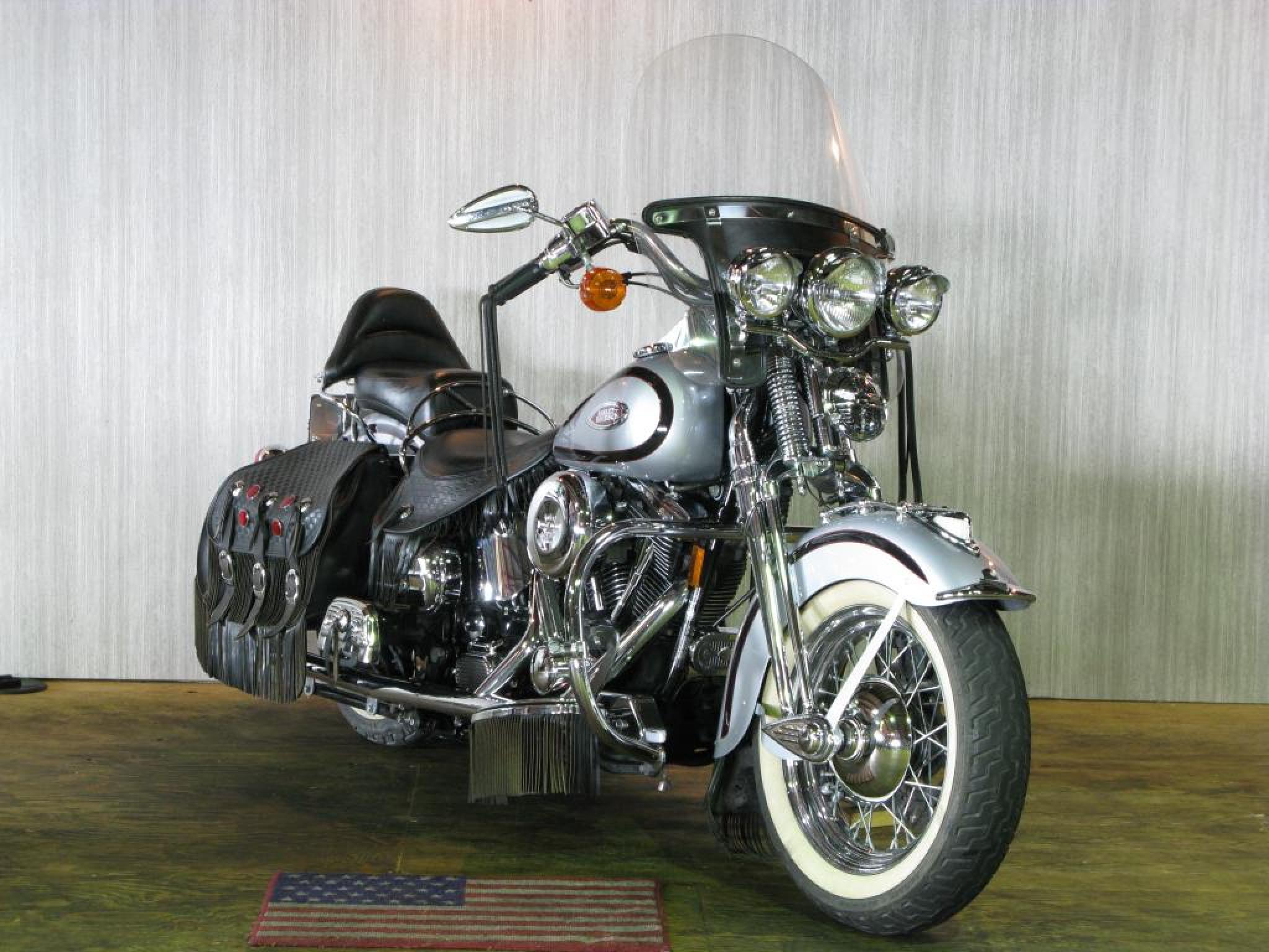 ハーレー FLSTS Heritage Springer 車体写真2
