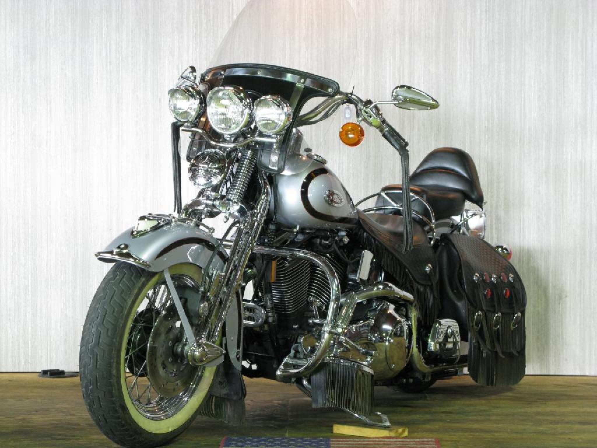 ハーレー FLSTS Heritage Springer 車体写真5