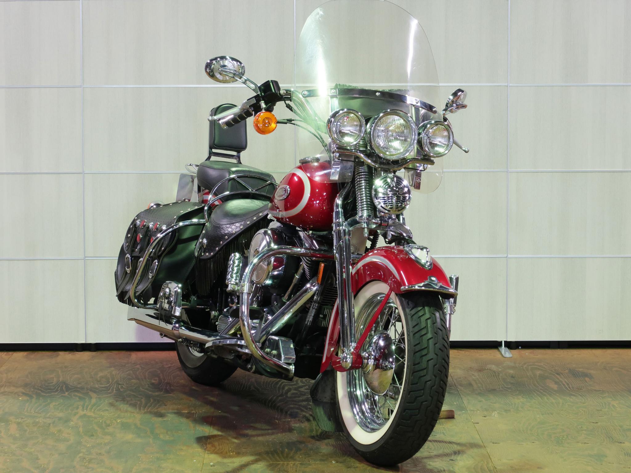 ハーレー FLSTS Heritage Springer 車体写真2