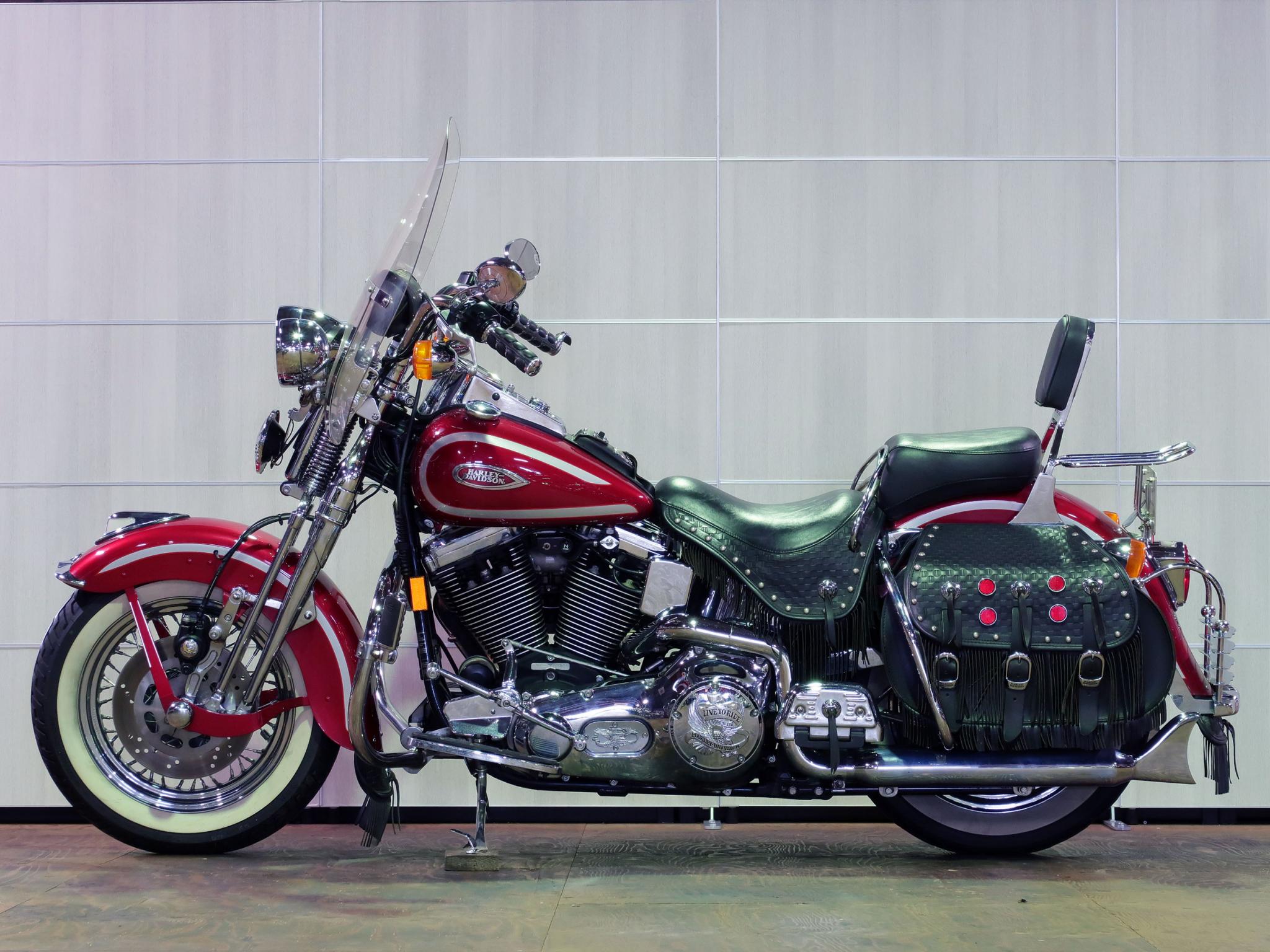 ハーレー FLSTS Heritage Springer 車体写真4