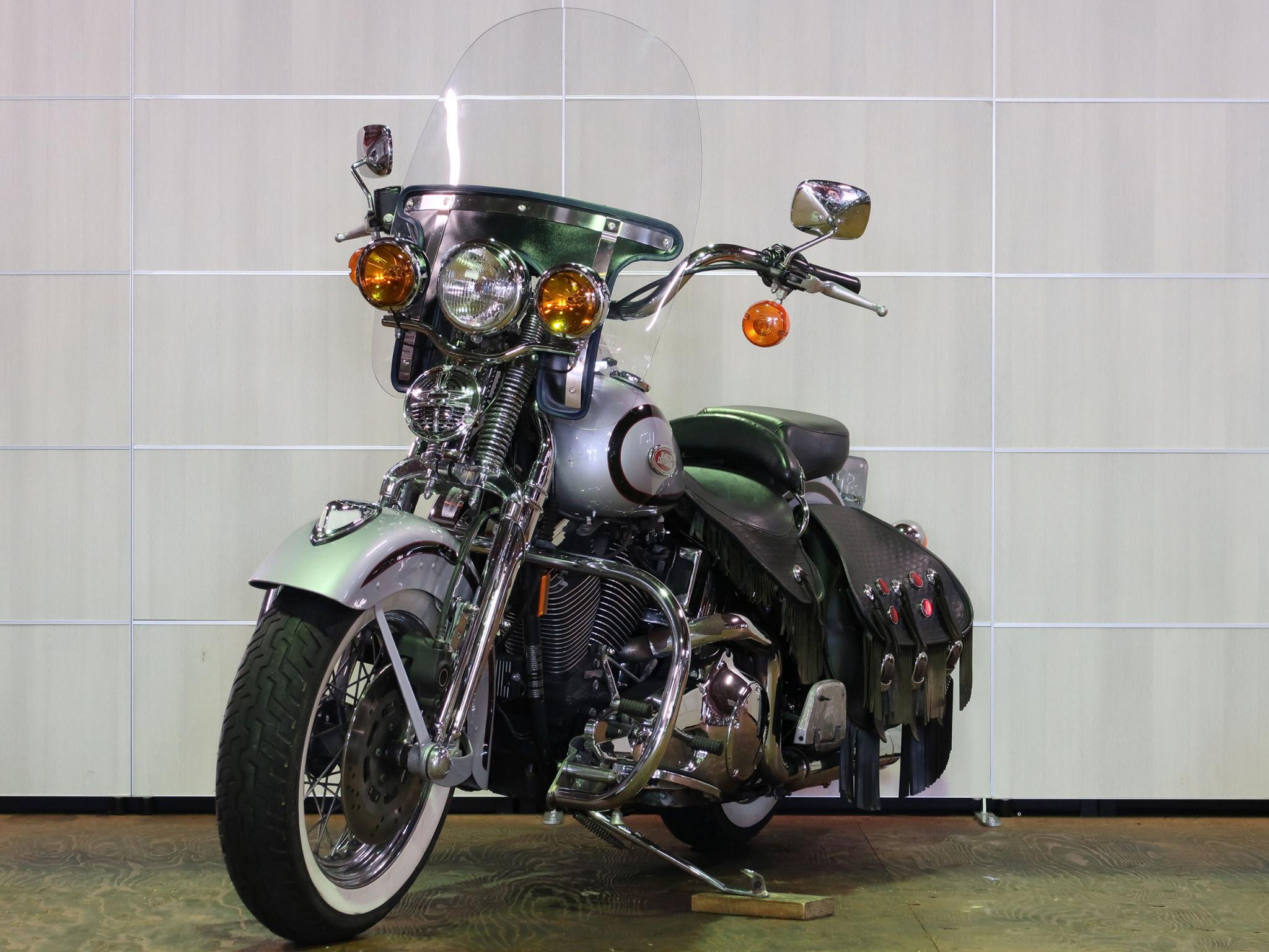 ハーレー FLSTS Heritage Springer 車体写真5