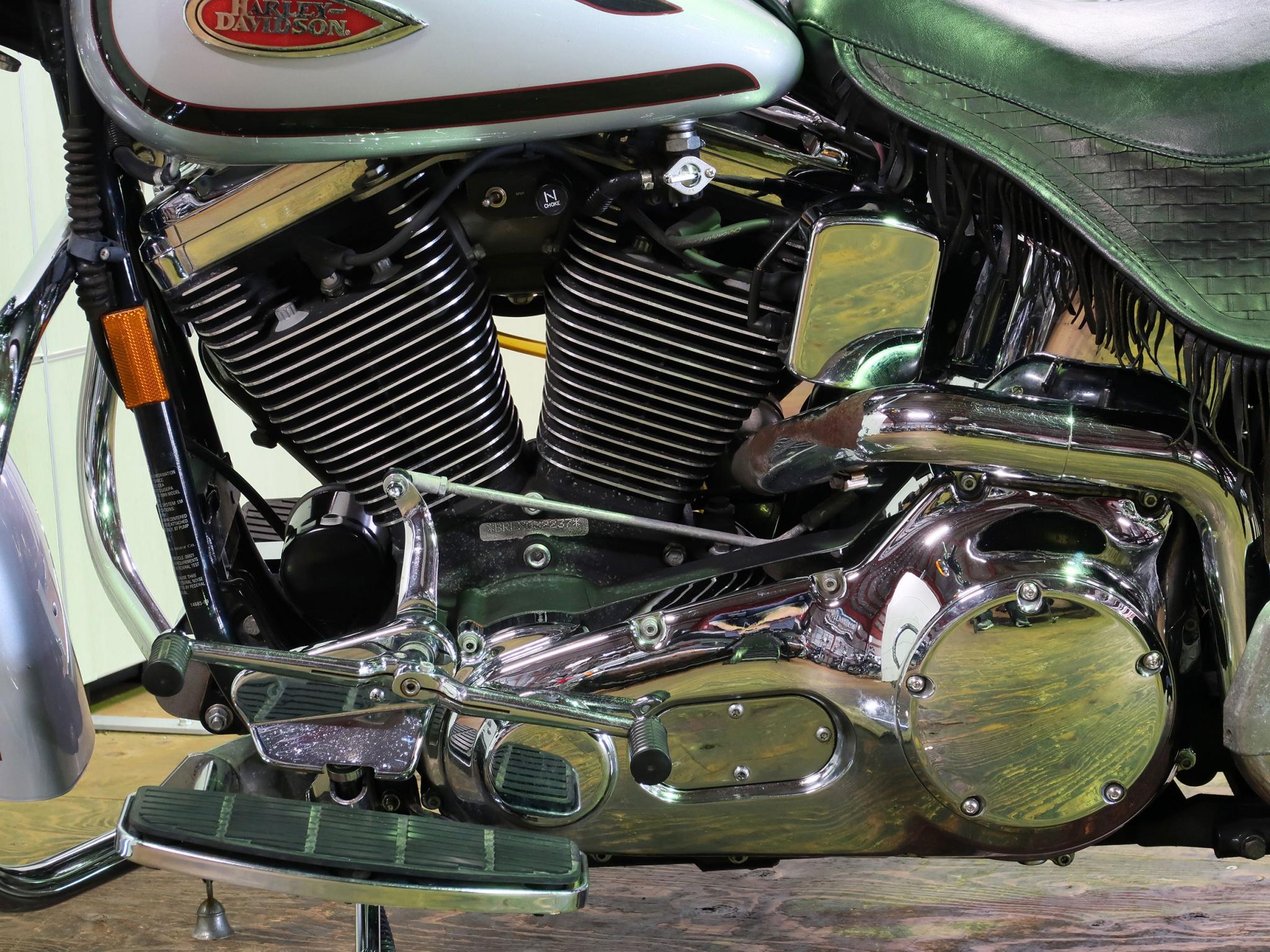 ハーレー FLSTS Heritage Springer 車体写真8