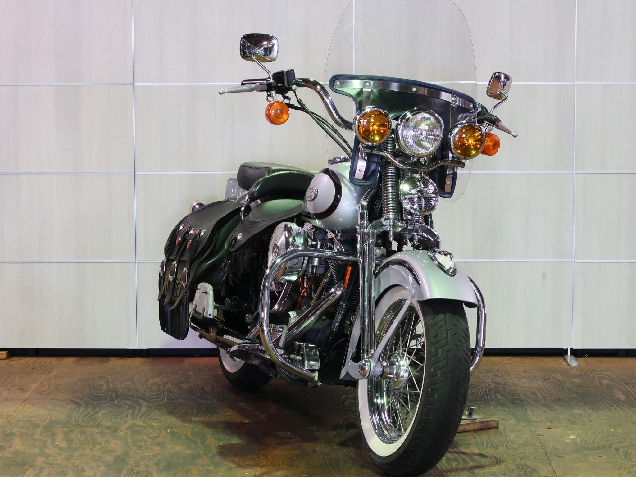 ハーレー FLSTS Heritage Springer 車体写真2