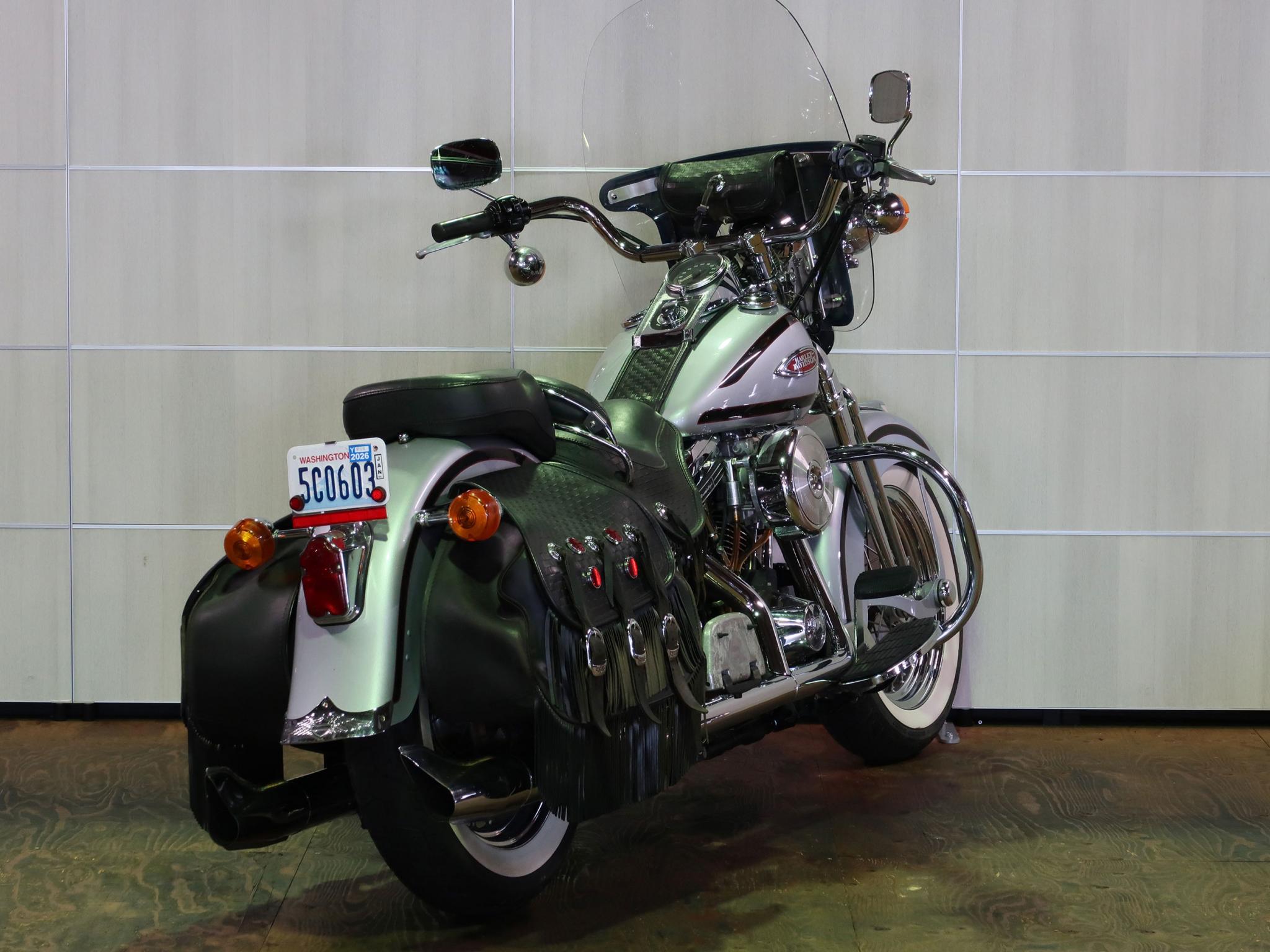 ハーレー FLSTS Heritage Springer 車体写真3