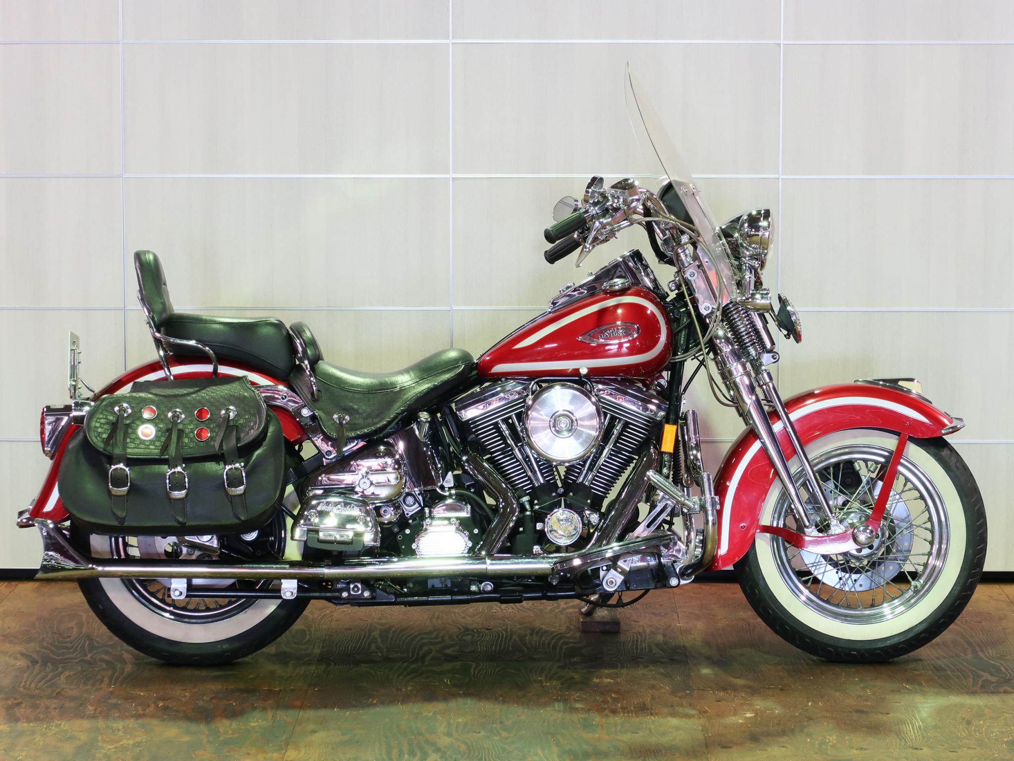 ハーレー FLSTS Heritage Springer 車体写真1