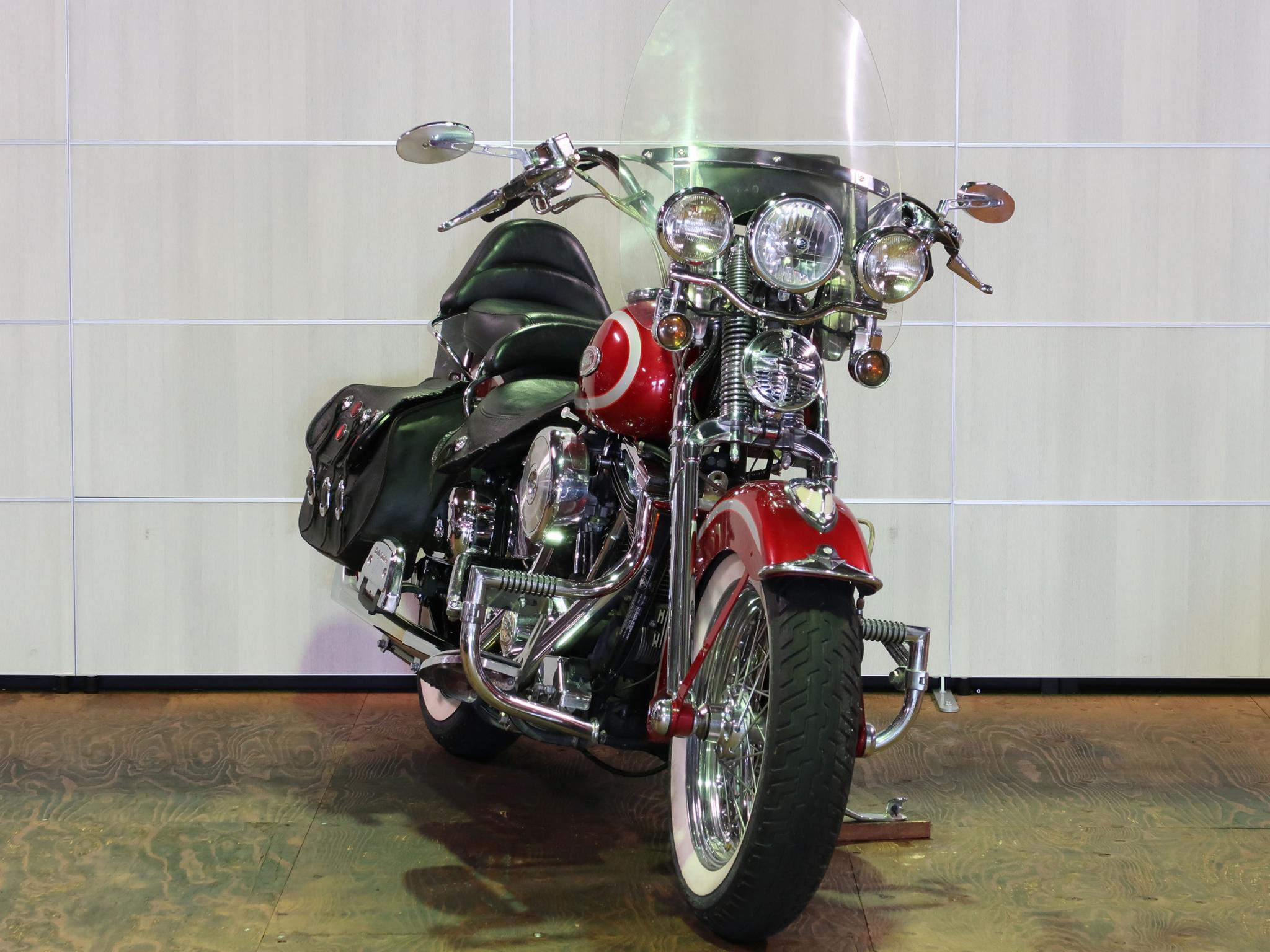 ハーレー FLSTS Heritage Springer 車体写真2