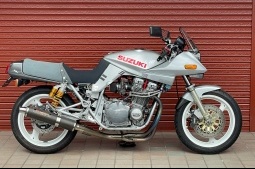 スズキ  1990 SUZUKI GSX1100S KATANA